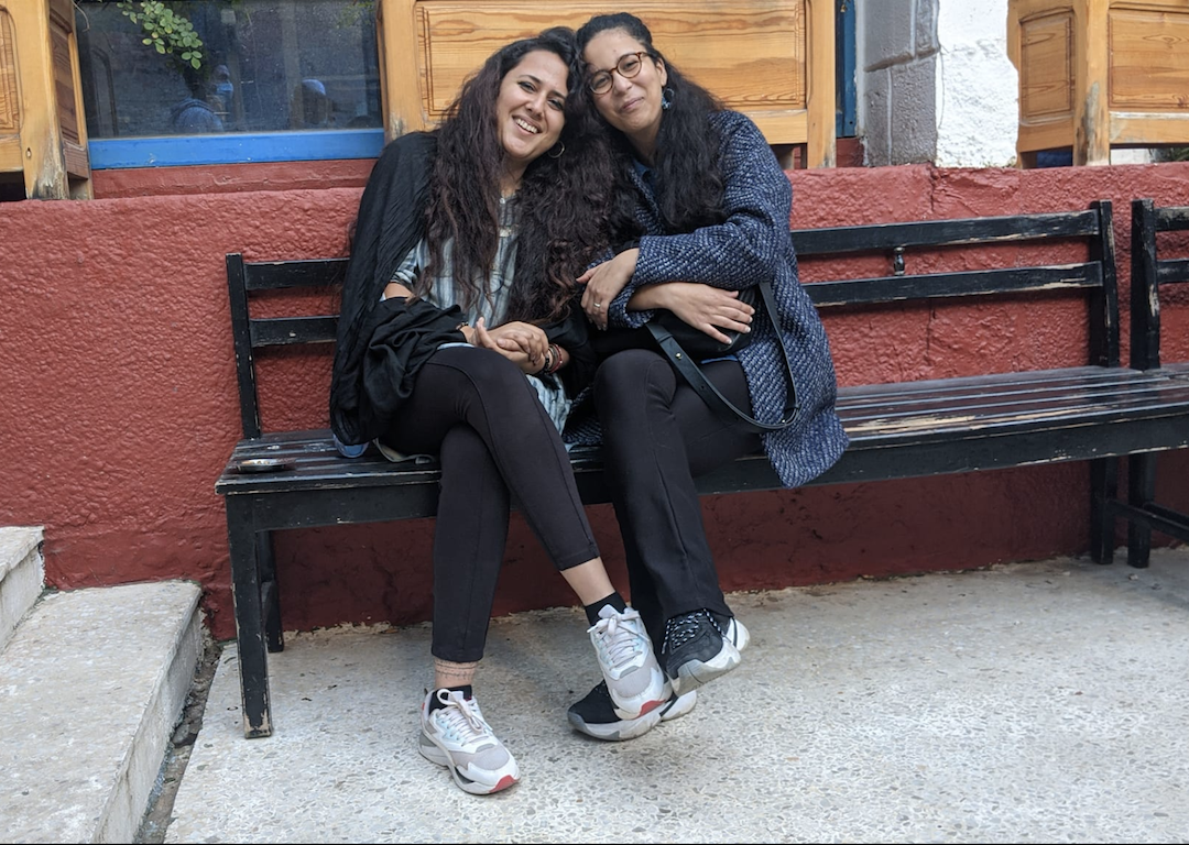 Rima et Zoulikha : Rima Kerkebane (à gauche) et Zoulikha Tahar, fondatrices du festival Elles توrnent