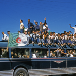 Inédites et incroyables photos couleurs des défilés du 3 juillet 1962